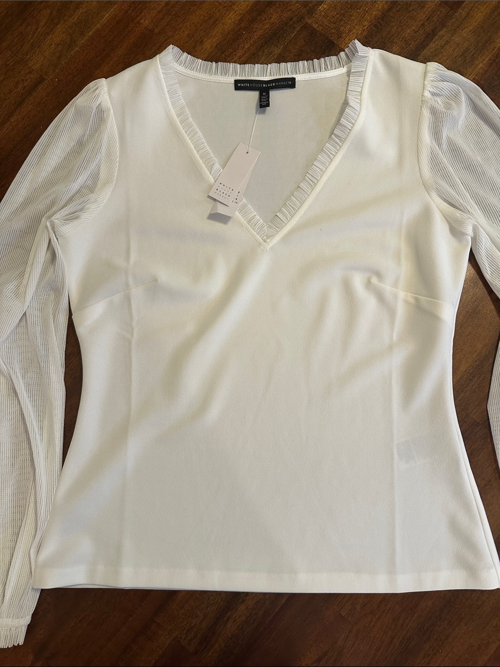 White House Black Market sheer sleeves v-neck blouses size M. Off white NWT - Picture 4 of 7